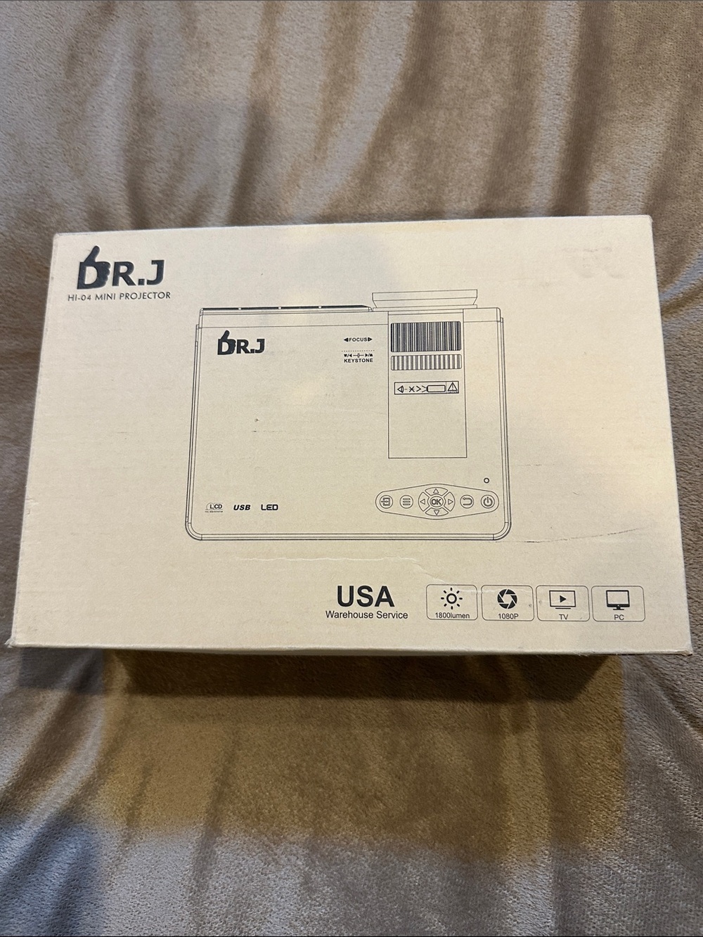 White Mini Projector HI-04 – Compact LED Video Projector